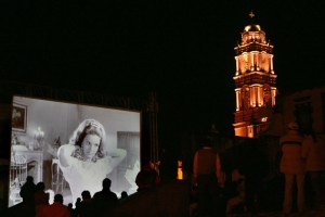 Proyección al Aire Libre