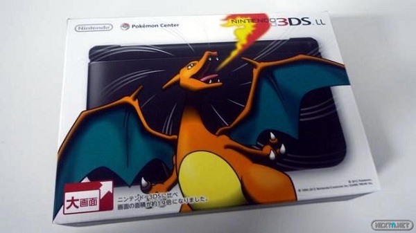 Nintendo 3DS LL - Charizard Edition - Box